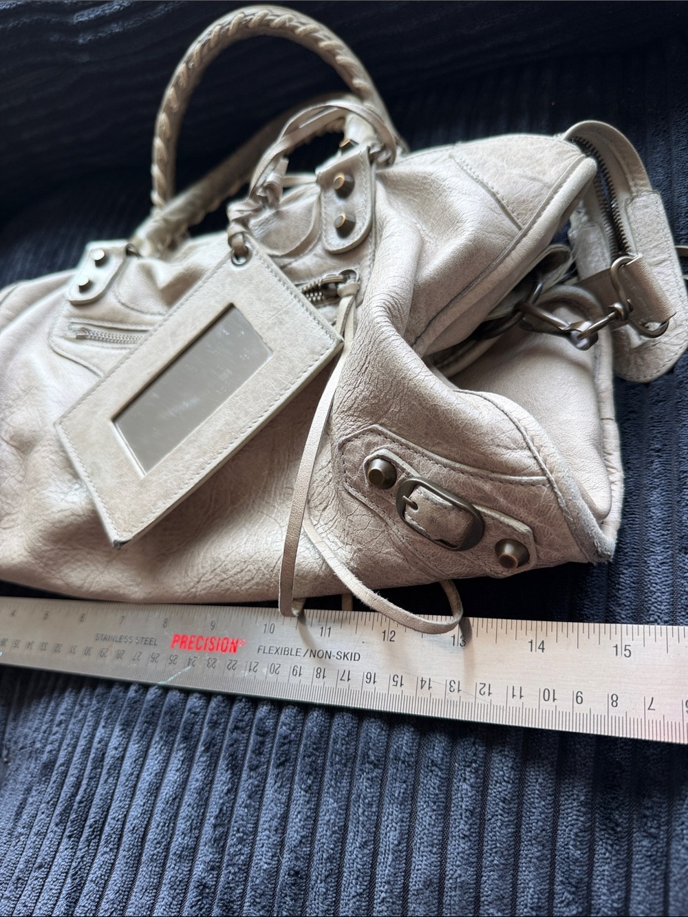 Vintage Greige Balenciaga Leather City Handbag - Picture 11 of 16